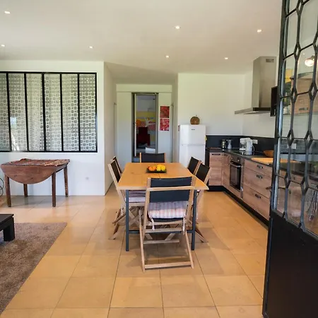 Mas Avec Vue Et Piscine Aux Portes Du Luberon *